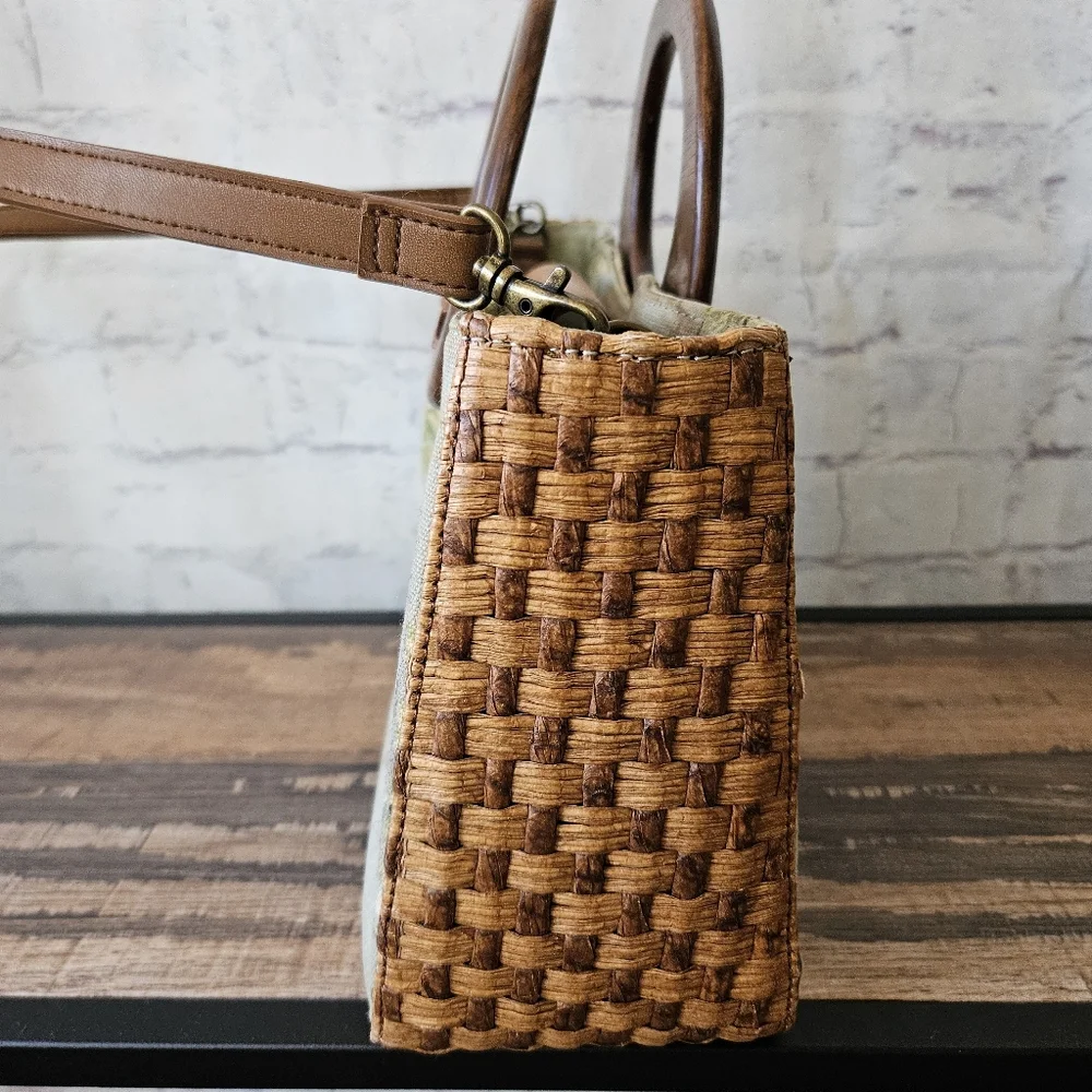 Vintage Fossil Island Palm Print Woven Rattan Wood Handle Handbag